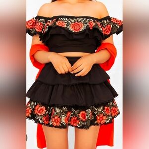 Herencia Collection Elegant Black and Red Embroidered  Floral Mini Skirt